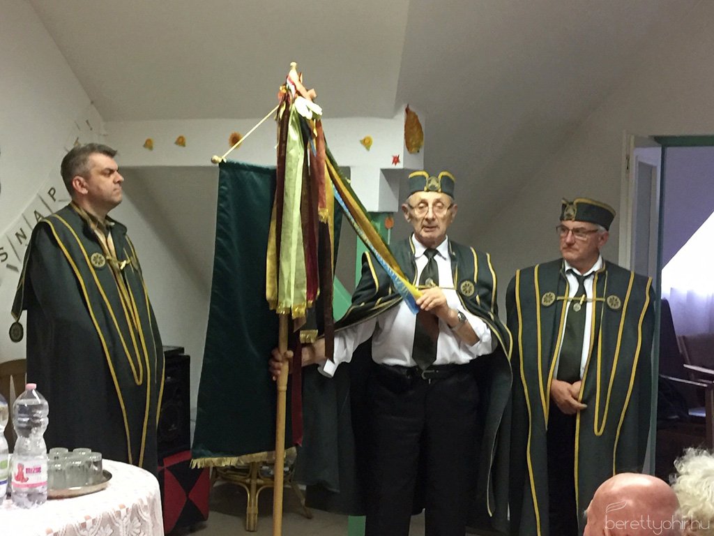 A Fényes-házban járt a Bihari Mézlovagrend 10